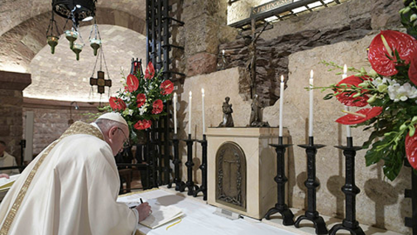 Pope signs Fratelli Tutti