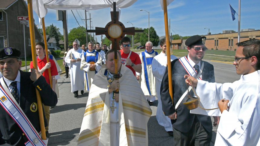 Eucharistic Procession celebrates faith in the Body and Blood of Jesus