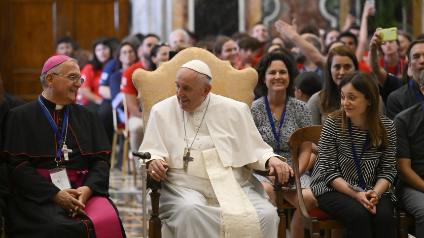 Be Authentic, Not Self-centered, Pope Tells Young People