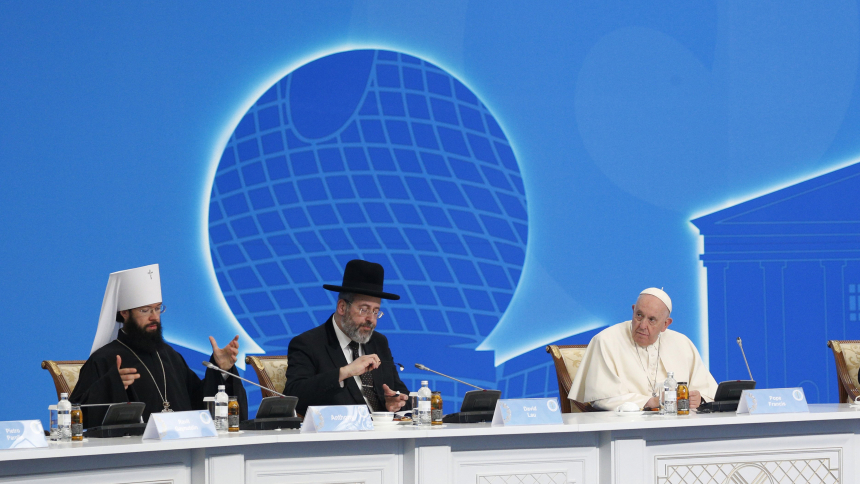 Pope Urges World Leaders to 'Work for Peace, Not Weapons'