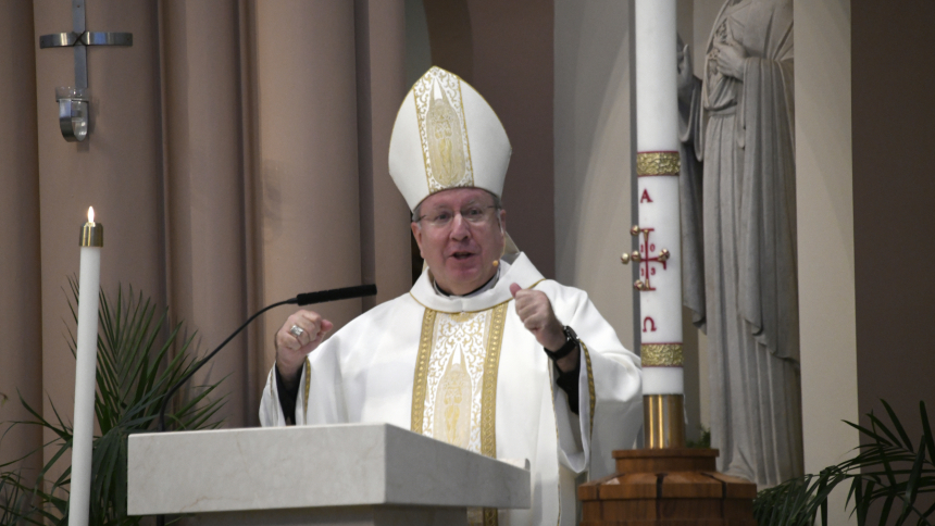 Laity rejoice with Bishop McClory at Easter Sunday Mass