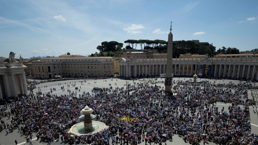 An estimated 20,000 visitors and pilgrims joined Pope Francis for the recitation of the "Regina Coeli" prayer May 7, 2023, in St. Peter's Square at the Vatican. (CNS photo/Vatican Media)