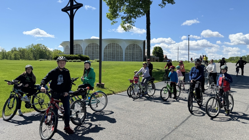 Members of the St. Paul Pedallers gets ready to begin their ride in early May. (Photo provided)