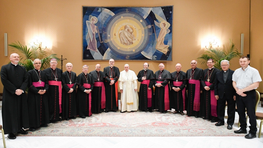 Pope Francis poses for a photo with members of the Conference of Latin Bishops of the Arab Regions, which includes bishops from Israel, Palestine, Jordan, Lebanon, Iraq, Syria, Djibouti, Egypt, Cyprus and the Persian Gulf at the Vatican Aug. 28, 2024. (CNS photo/Vatican Media)