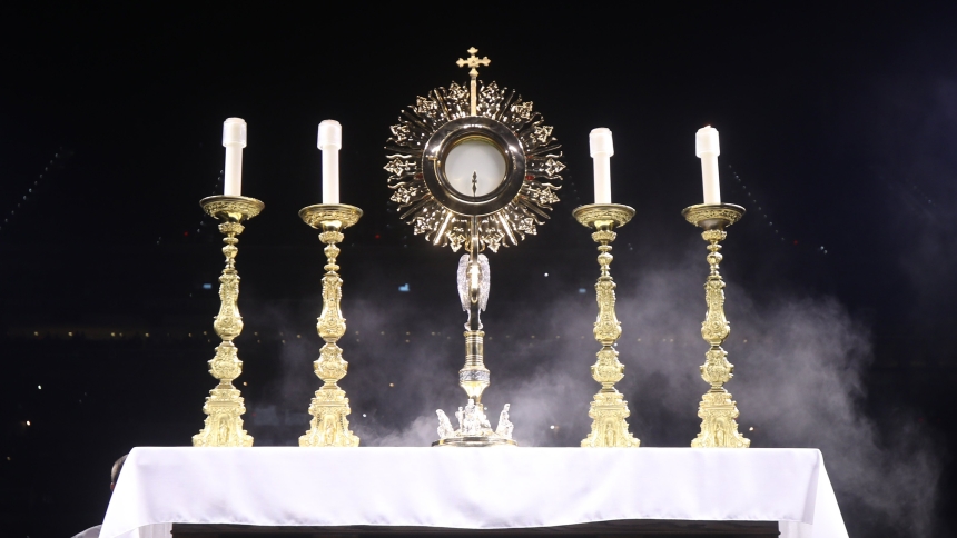 The monstrance is pictured during Eucharistic adoration at the July 18, 2024, second revival night of the National Eucharistic Congress at Lucas Oil Stadium in Indianapolis. (OSV News photo/Bob Roller)