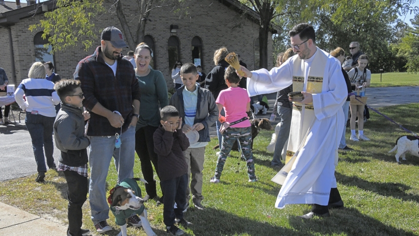 Fr. Leo Gajardo pet blessing St. Maria Goretti in Dyer