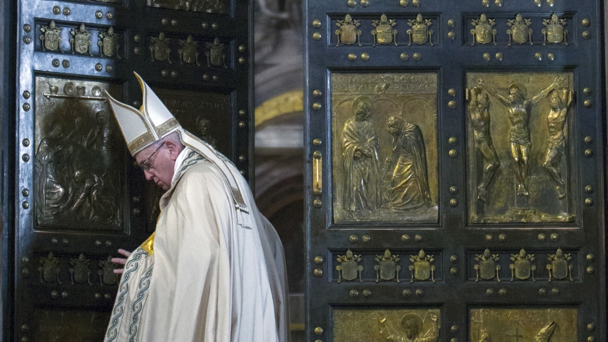 Pope Francis closes the Holy Door of St. Peter's Basilica before a Mass to conclude the Extraordinary Jubilee of Mercy at the Vatican Nov. 20, 2016. In concluding the Holy Year, the pope called for mercy to become a permanent part of the lives of believers. (CNS photo/Maria Grazia Picciarella) 