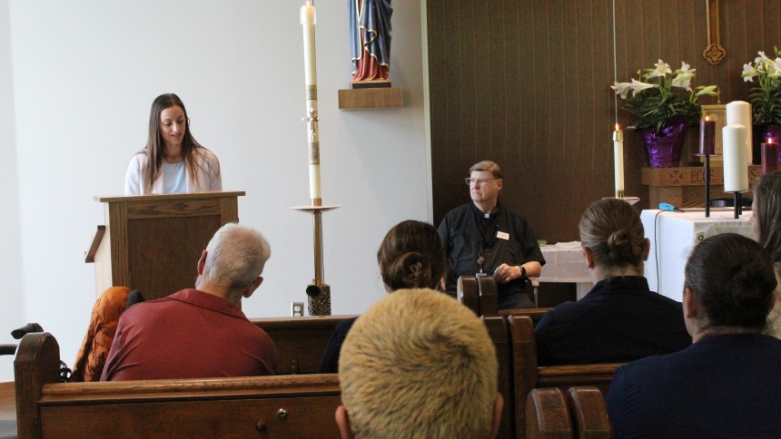Melissa Meyer, director of Hospital Development for Life Line Stem Cell, explained at the Donate Life Remembrance hosted by Franciscan Health Crown Point on April 22 that the program to collect stem blood and stem cords from mothers after birth that began at that very hospital has now expanded to include 32 hospitals that provide that needed tissue to burn victims and others. Seated at her right is Father Tony Janik, O.F.M., director of Spiritual Care Services at the hospital, who offered an opening prayer 