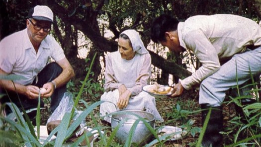 Spanish Bishop Alejandro Labaka Ugarte of the Apostolic Vicariate of Aguarico, Ecuador, left, and Colombian Sister Inés Arango Velásquez, a member of the Capuchin Tertiary Sisters of the Holy Family, are pictured in an undated photo. Pope Leo XIV has advanced the sainthood causes of the two missionaries who worked to protect Indigenous communities in the Ecuadorian Amazon. (CNS photo/Courtesy of General Curia of the Capuchin Friars Minor)