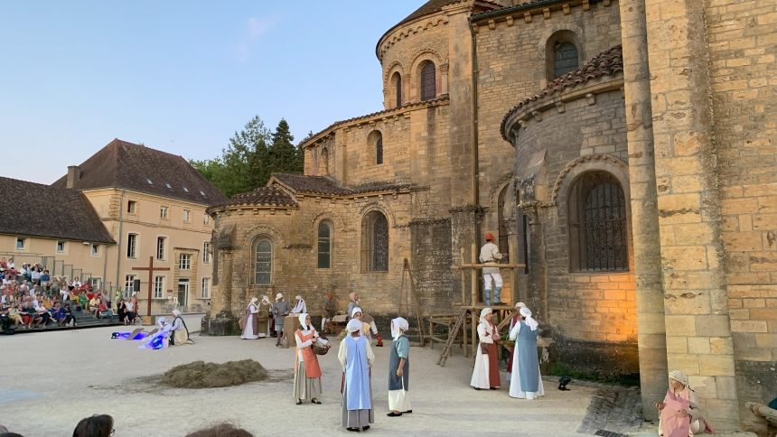 Actors dressed in historic clothes perform June 26, 2025, in front of the Shrine of the Sacred Heart of Paray-le-Monial as the French sanctuary southeast of Paris concludes the celebrations of the 350th anniversary of the apparitions of Jesus showing his heart to French Visitation religious sister, St. Margaret Mary Alacoque. (OSV News photo/courtesy Shrine of the Sacred Heart of Paray-le-Monial)