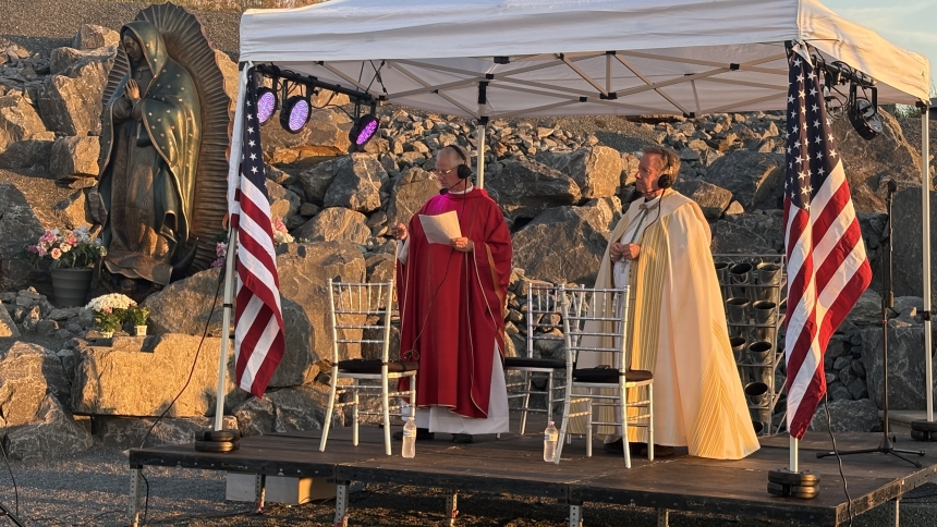 Father Rocky Hoffman and Bishop McClory lead Relevant Radio’s “Family Rosary Across America” on June 28 at Our Lady of Guadalupe Plaza at The Shrine of Christ’s Passion as part of the “Pilgrims of Hope and Freedom” Year of Jubilee event. (Cecilia Cicone photo)