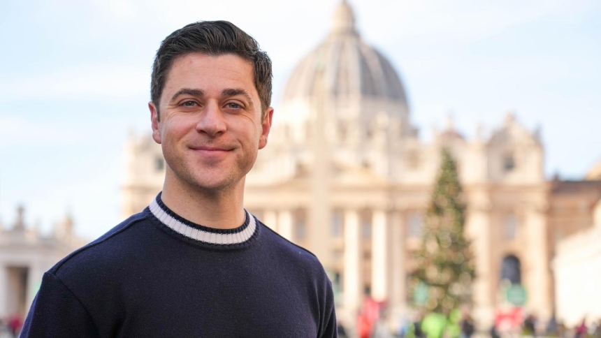  David Henrie, actor and brand ambassador for Cross Catholic Outreach, poses for a photo during an interview with Catholic News Service near St. Peter’s Square at the Vatican Dec. 18, 2025. (CNS photo/Lola Gomez)