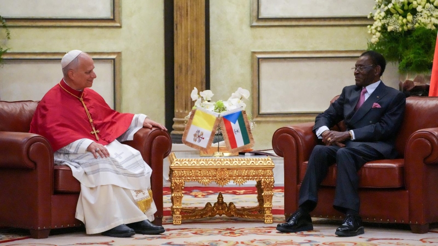 Pope Leo XIV meets with President Teodoro Obiang Nguema Mbasogo of Equatorial Guinea at the Presidential Palace in Malabo, Equatorial Guinea, April 21, 2026. (CNS photo/Lola Gomez)
