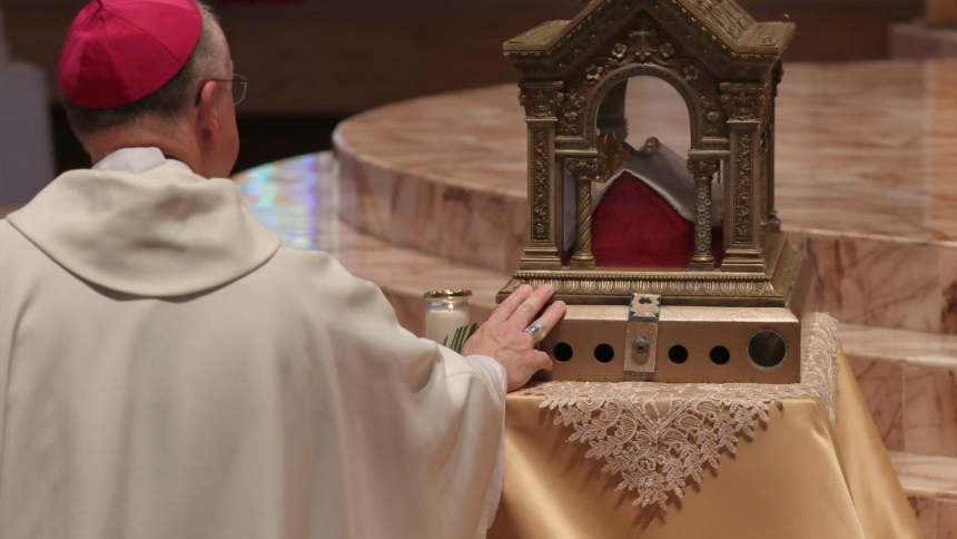 The relics of the French nun to whom Christ revealed his Sacred Heart will be available for public veneration in the U.S. at a number of locations, as the nation -- newly consecrated to the Sacred Heart - marks its 250th anniversary.