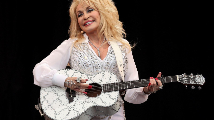 American country music star Dolly Parton performs on the Pyramid Stage at Worthy Farm in Somerset, England, during the Glastonbury Festival June 29, 2014. The iconic singer-songwriter-actress, whose glittering country music stardom was matched by her pop fame and popular parallel careers in film and TV, died Aug. 25, 2026, at age 80, after a brief battle with cancer. (OSV News photo/Cathal McNaughton, Reuters)