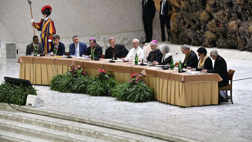 Pope Leo XIV, with regional representatives of synod teams, listens to and answers questions from participants in the Jubilee of Synodal Teams and Participatory Bodies in the Vatican audience hall Oct. 24, 2025. (CNS photo/Vatican Media)